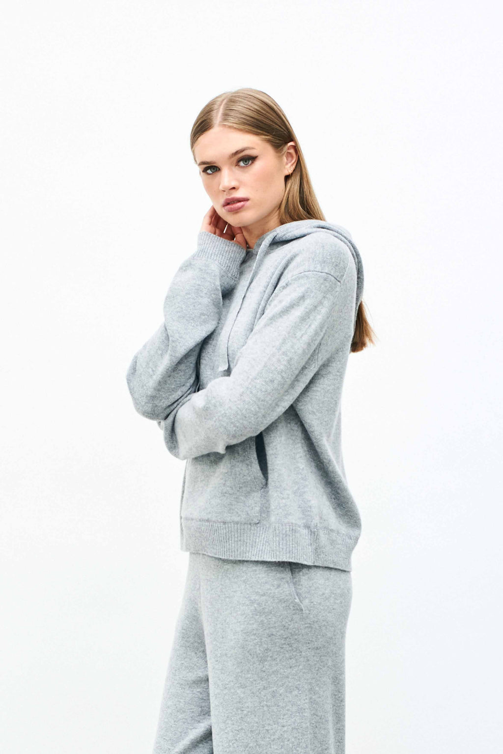 pull OVERSIZE HOODIE
