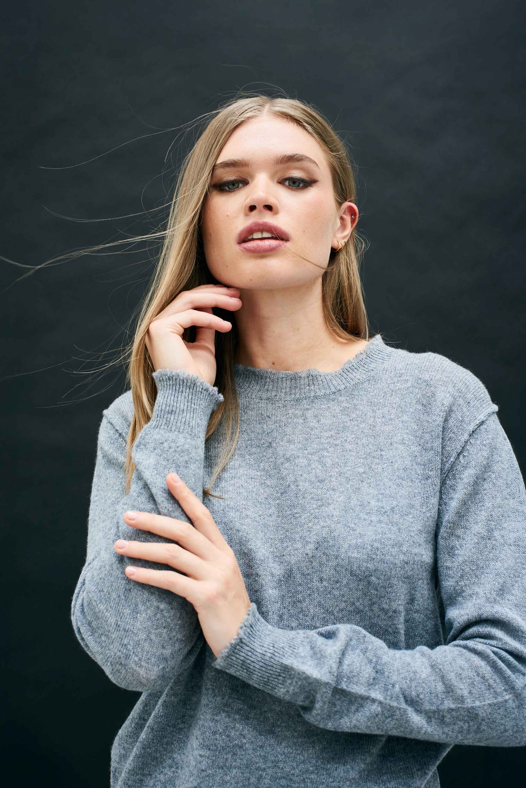 pull DISTRESSED CREW